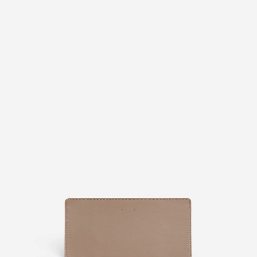 Men PB 0110 | Leather Card Case