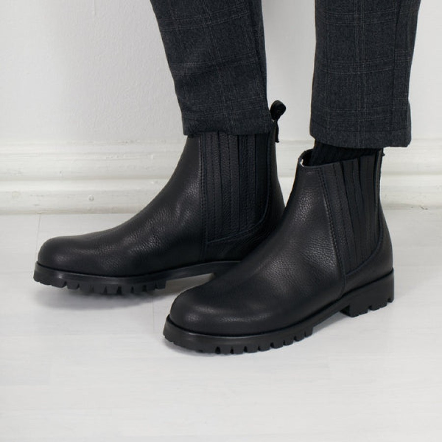 Women Terhi Pu00f6lkki Shoes | Chelsea Vibram Boots In Black