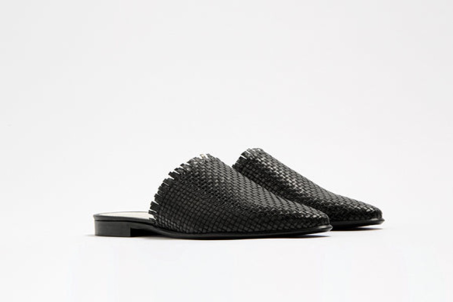 Women AMAATA Shoes | Black Leather Slipper